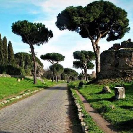 Basilica San Giovanni Appia Antica A Casa Di Amici Róma Kültér fotó